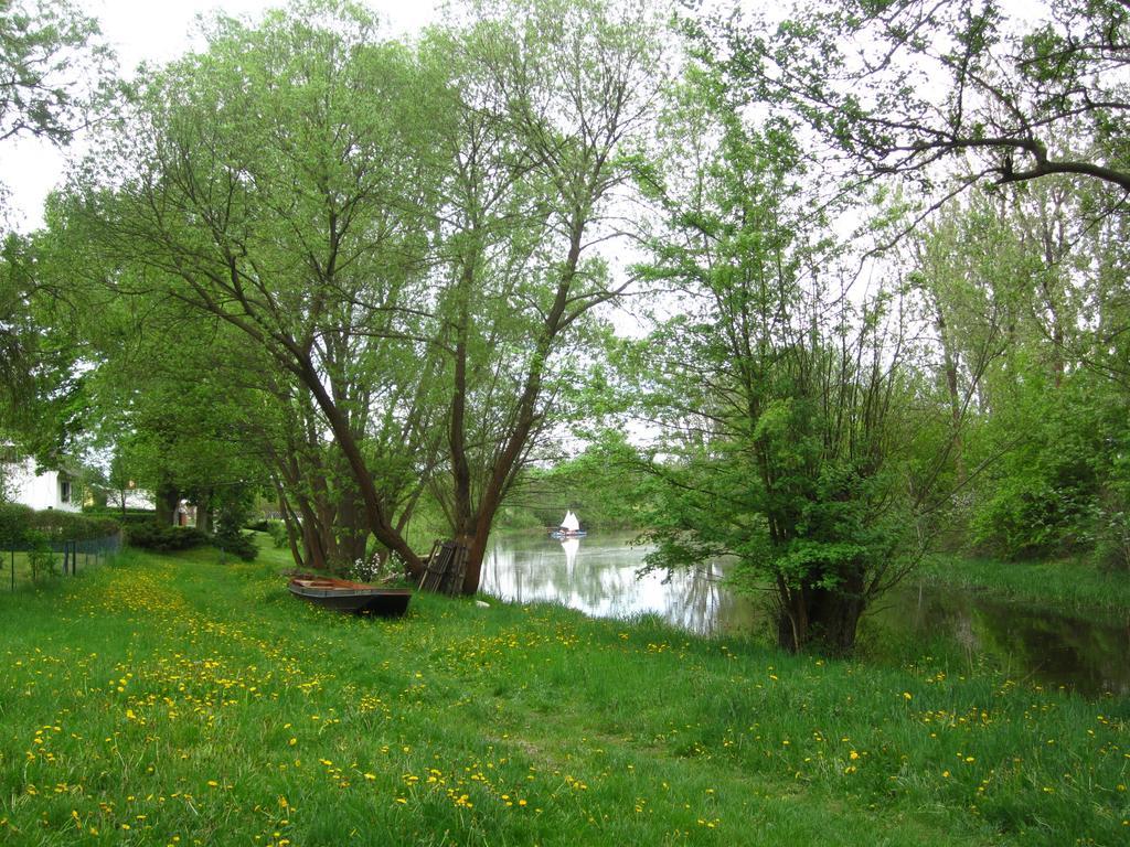 Spreewaldhaeuser Golinski Mit Kamin Am Neuendorfer See Alt Schadow Buitenkant foto